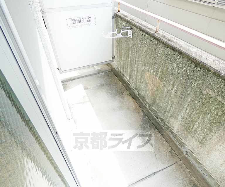 【京都市南区東九条西山町のマンションのバルコニー】