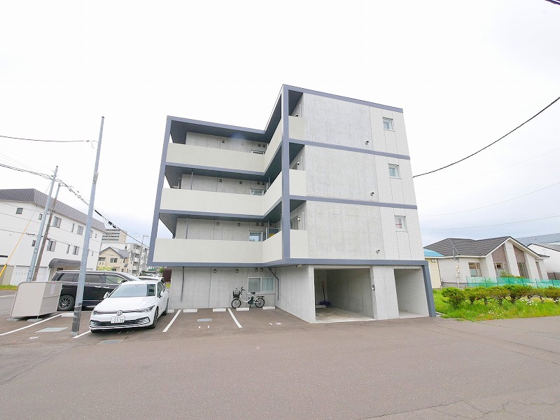 建物外観　閑静な住宅地に建つ築浅デザイナーズマンション♪