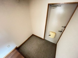 玄関　ゆとりある玄関です。