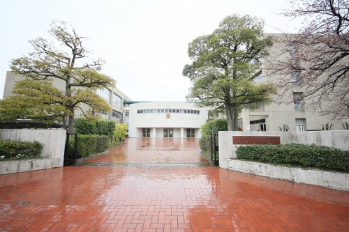 【大府市共和町のマンションの中学校】