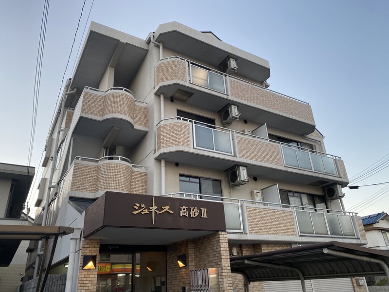 高砂市荒井町中新町のマンションの建物外観