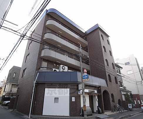 京都市下京区葛籠屋町のマンションの建物外観