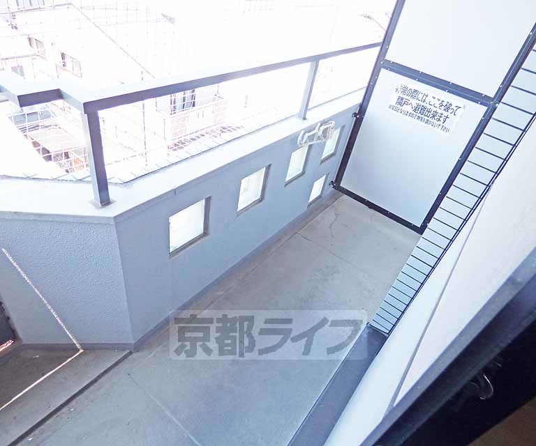 【京都市上京区革堂町のマンションのバルコニー】