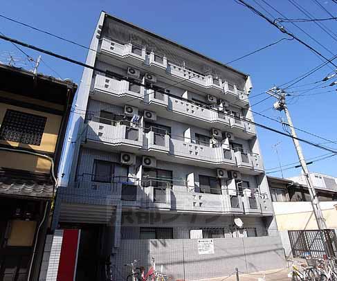 京都市上京区革堂町のマンションの建物外観