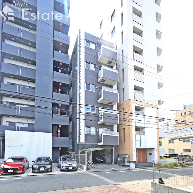 名古屋市千種区清住町のマンションの建物外観