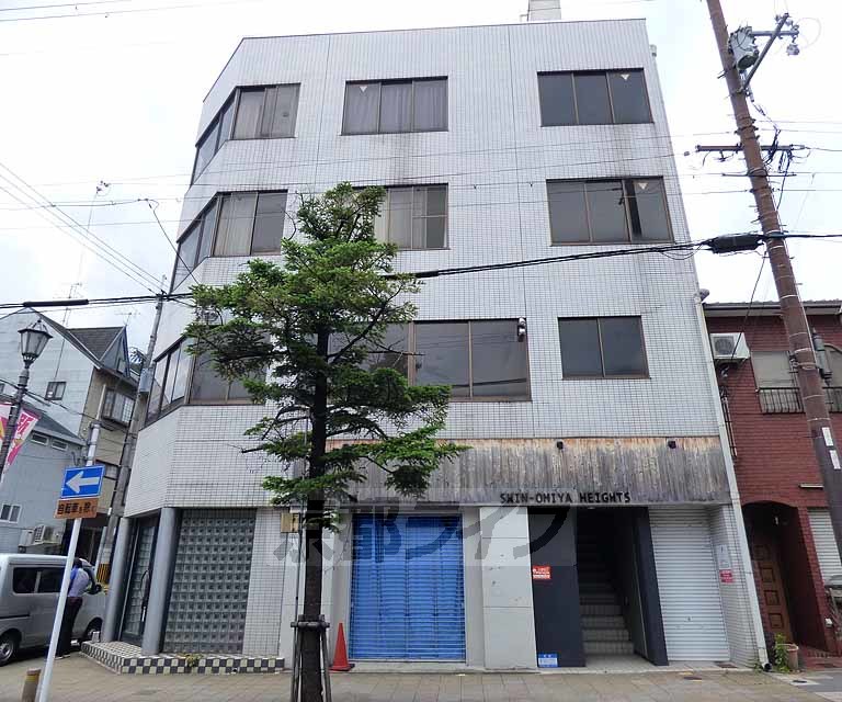 京都市北区紫野下門前町のマンションの建物外観