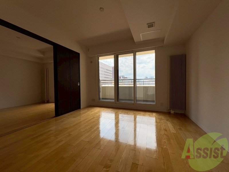 居室・リビング　広くてきれいなリビングです！快適に過ごせそうですね。