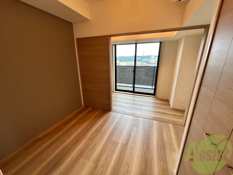 居室・リビング　６．５帖のリビングは広々としていて開放感があります。