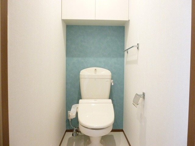 トイレ　温水洗浄暖房便座のトイレです