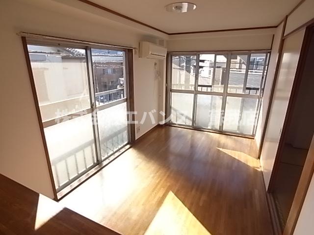 居室・リビング　おしゃれな居間です