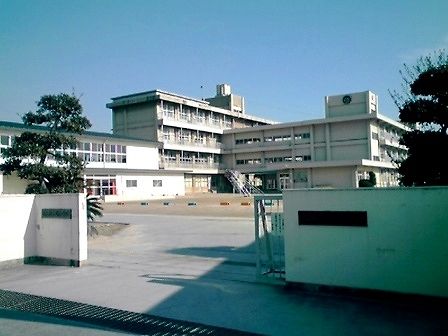 小学校　曙小学校（小学校）まで300m