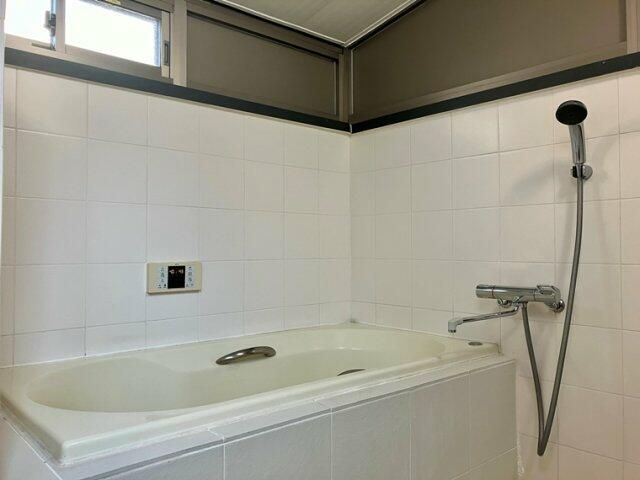 バス・シャワールーム　ゆったり過ごせるお風呂です