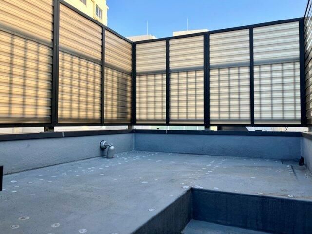 バルコニー　外からの目が気にならないバルコニーで洗濯物が干せます