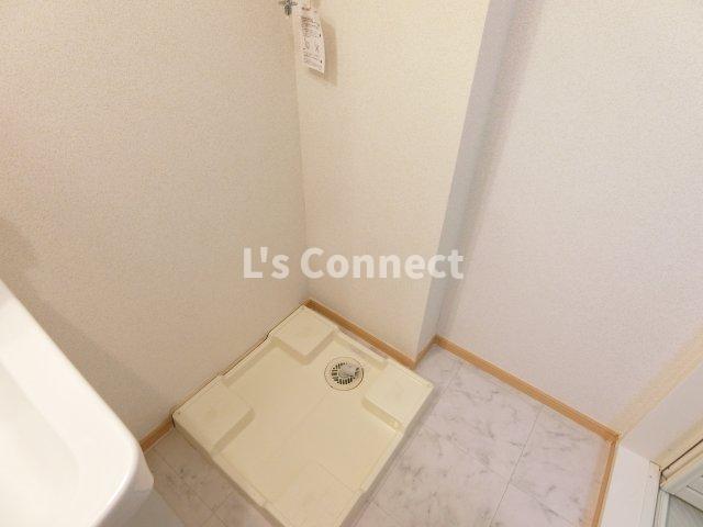 その他設備　室内洗濯機置き場には排水パン付き。