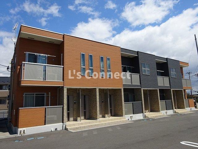 建物外観　２０１３年築のアパートです。