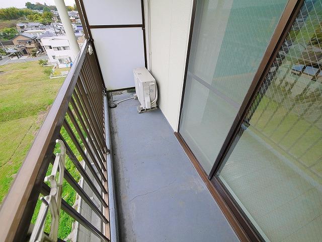 バルコニー　開放的で明るい空間を演出してくれるバルコニーです