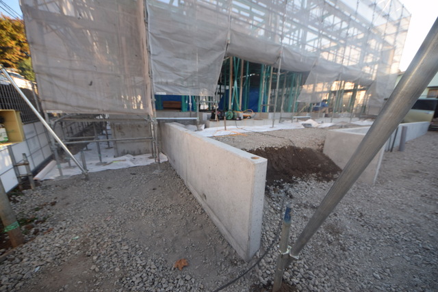 エントランス　～完成が楽しみです～