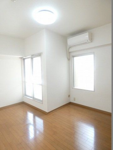 居室・リビング　明るい洋室です。