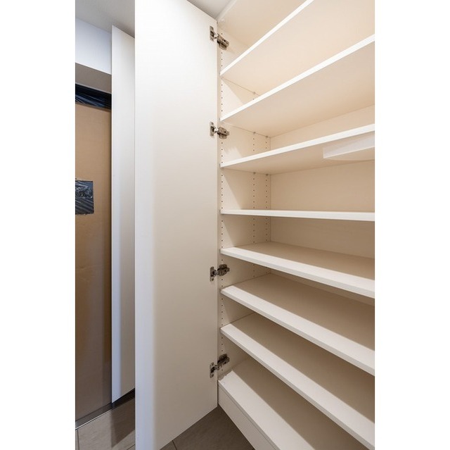 収納　シューズボックス