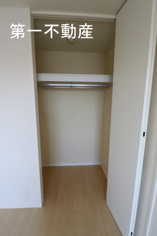 収納　6.4帖洋室