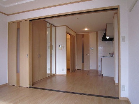 居室・リビング　ピカピカのキレイな室内です♪