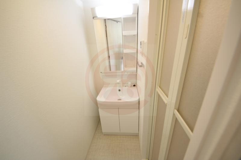 洗面設備　脱衣スペースもあります