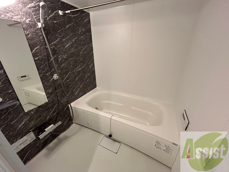 バス・シャワールーム　お風呂になります。一日の疲れを癒してくださいね。