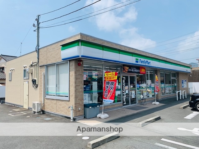 コンビニ　ファミリーマート（コンビニ）まで597m