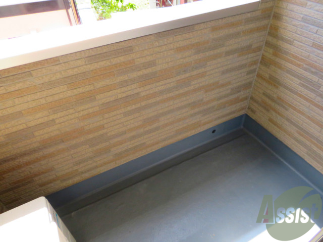 バルコニー　バルコニー。洗濯物がはかどりそうな広さがありますよ。