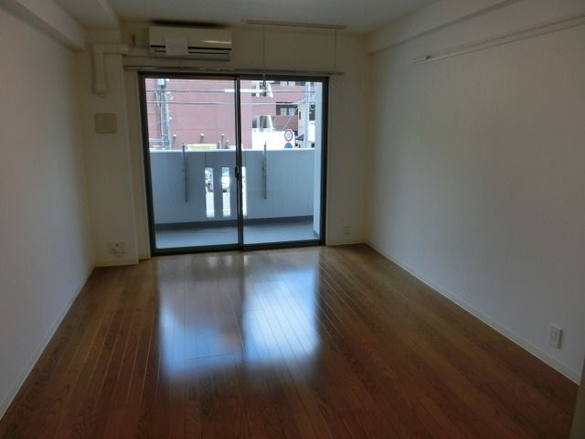 その他部屋・スペース　エアコン完備　洋室１０帖