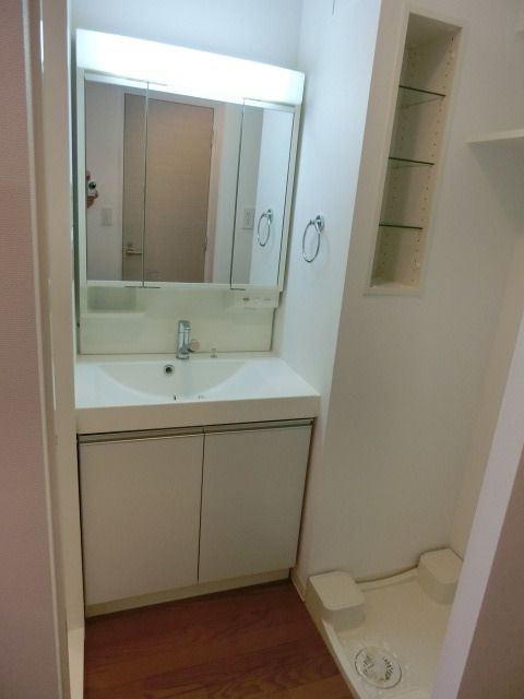 洗面設備　朝に便利な独立洗面台