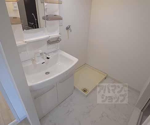 洗面設備　洗面台入替済み！