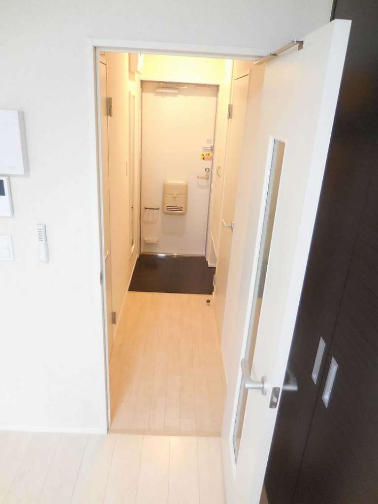 その他　廊下には収納もありとても便利です！