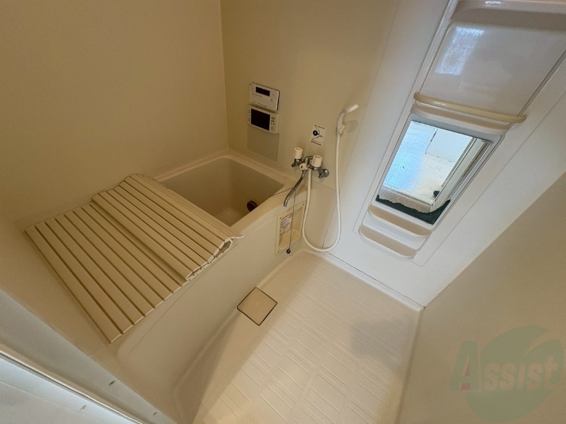 バス・シャワールーム　お風呂になります。一日の疲れを癒してくださいね。