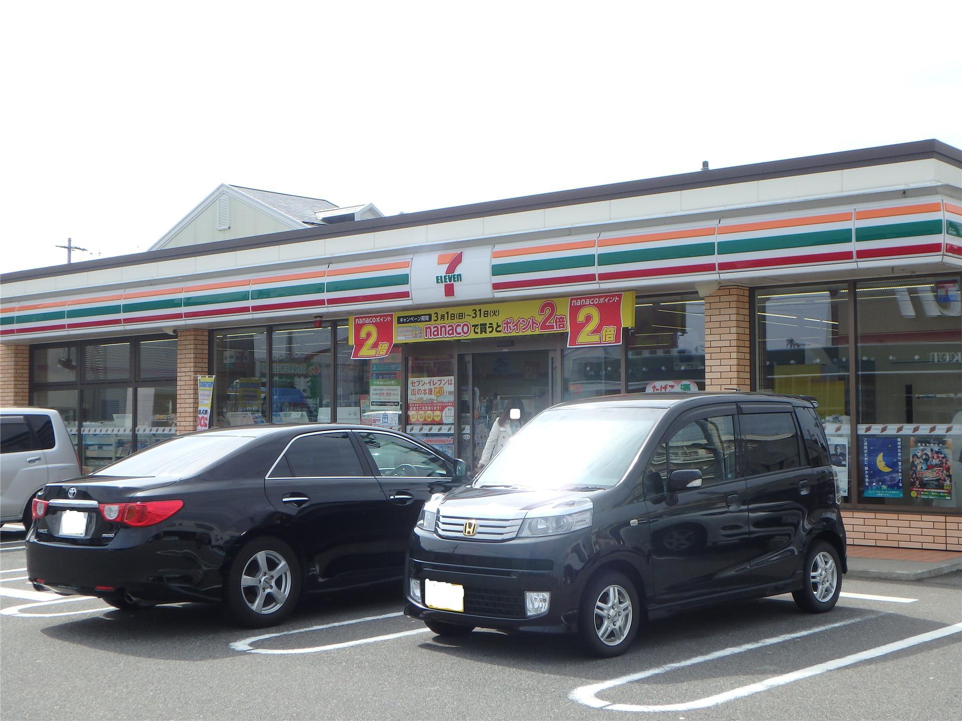 コンビニ　セブンイレブン新潟女池西店（コンビニ）まで839m