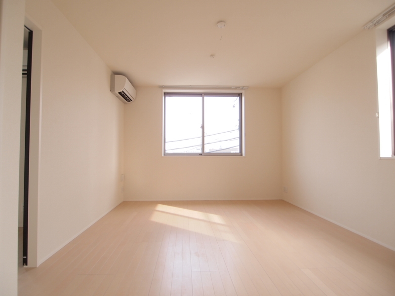 居室・リビング　東南向き・２面採光のリビングダイニングキッチン