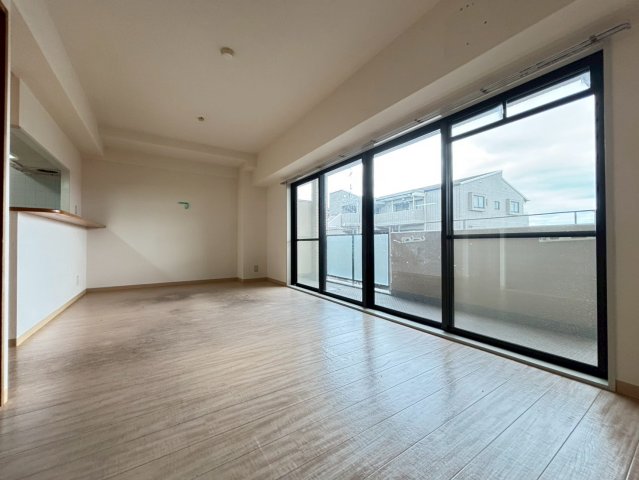 居室・リビング　詳細は、RISUMO江坂本店→06-6155-7137まで♪