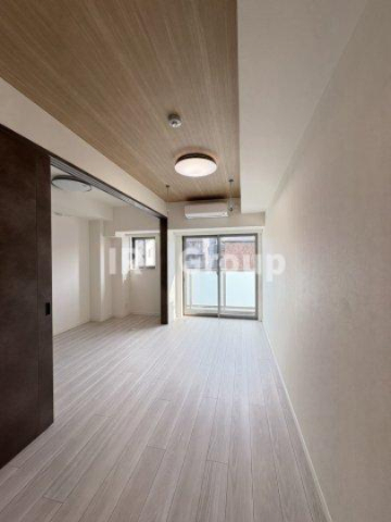 居室・リビング　別室参照（カラータイプが異なる場合があります）