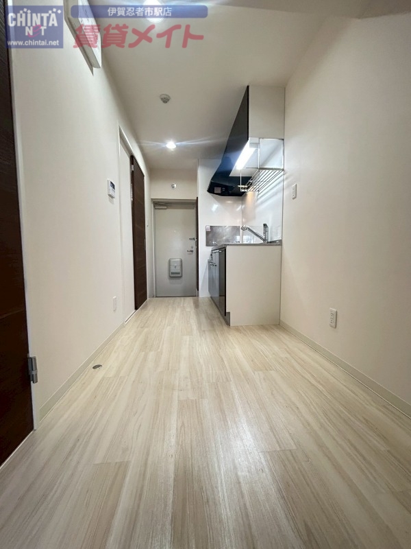キッチン　別部屋参考写真となります。