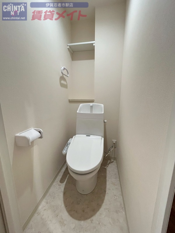 トイレ　別部屋参考写真となります。