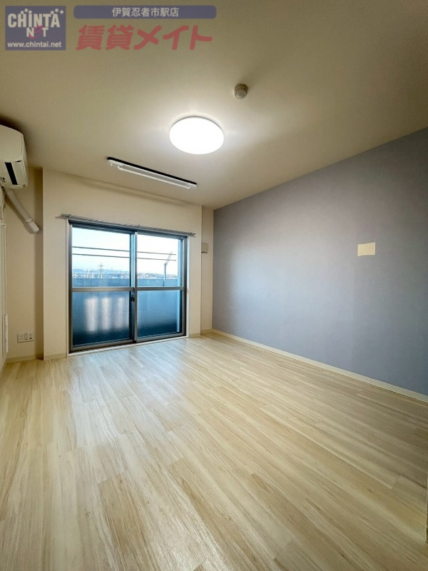 居室・リビング　別部屋参考写真となります。