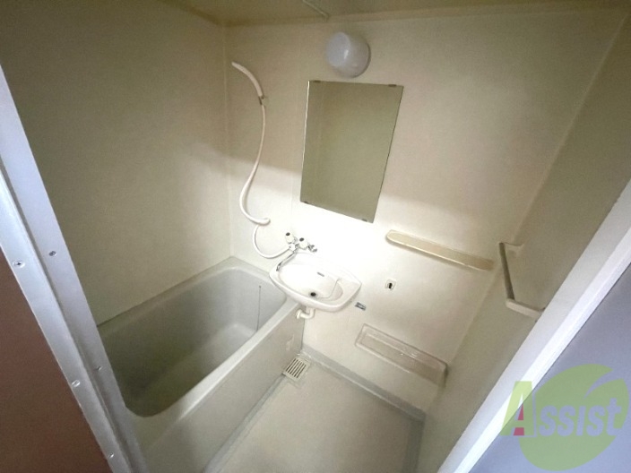 バス・シャワールーム　落ち着きのある浴室です。１日の疲れを癒してもらいましょう。