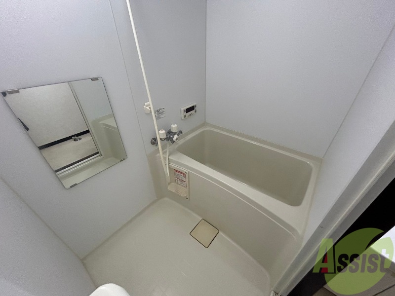 バス・シャワールーム　お風呂になります。一日の疲れを癒してくださいね。