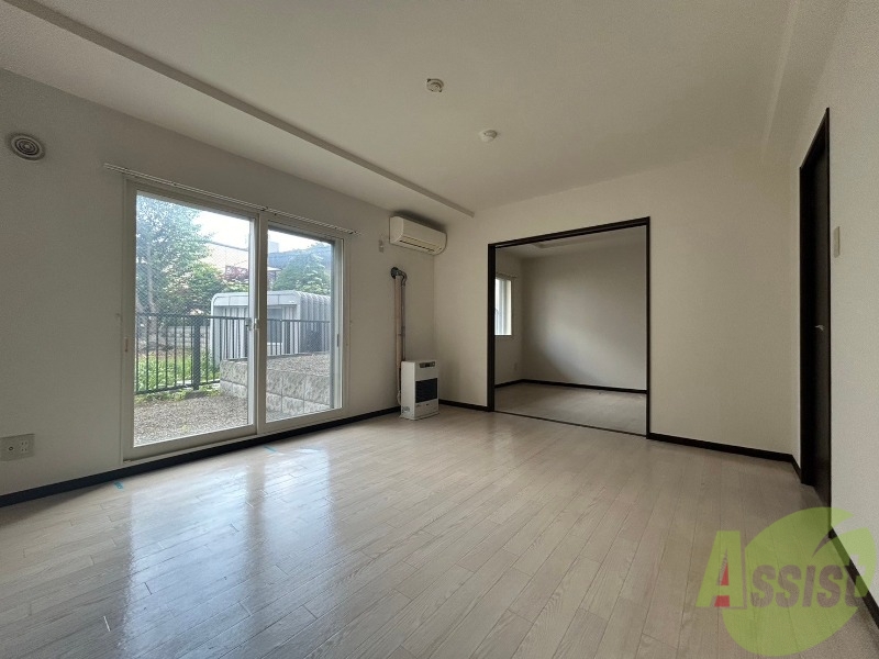 居室・リビング　広くてキレイなお部屋が広がっていて、充実した生活が送れそう。