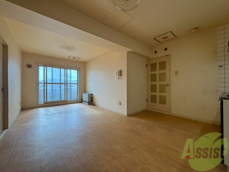 居室・リビング　広くてキレイなお部屋が広がっていて、充実した生活が送れそう。