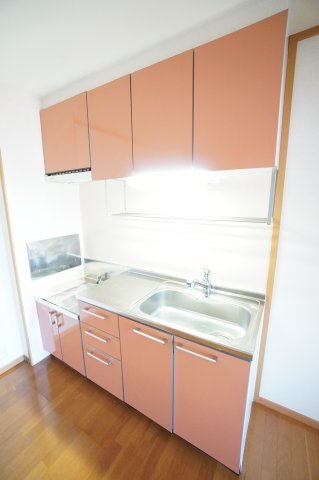 キッチン　※同物件・反転タイプの写真です。