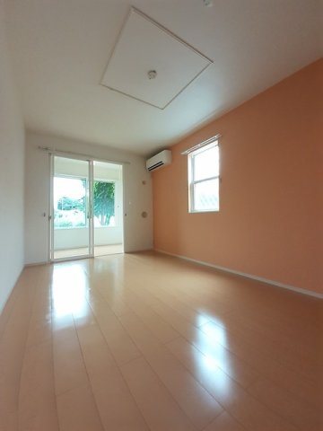 居室・リビング　ゆったりとした居間です