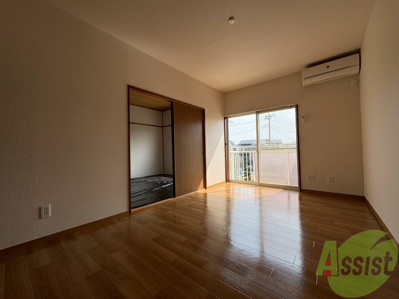 居室・リビング　１１帖のリビングです。お部屋を広く使えます。