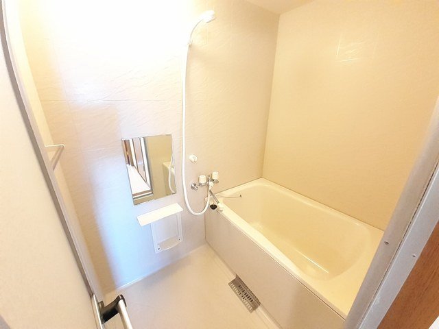 バス・シャワールーム　お風呂で日々の疲れを落としましょう