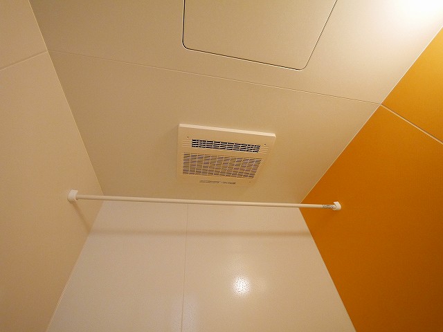 その他設備　お風呂には浴室乾燥機も付いております。